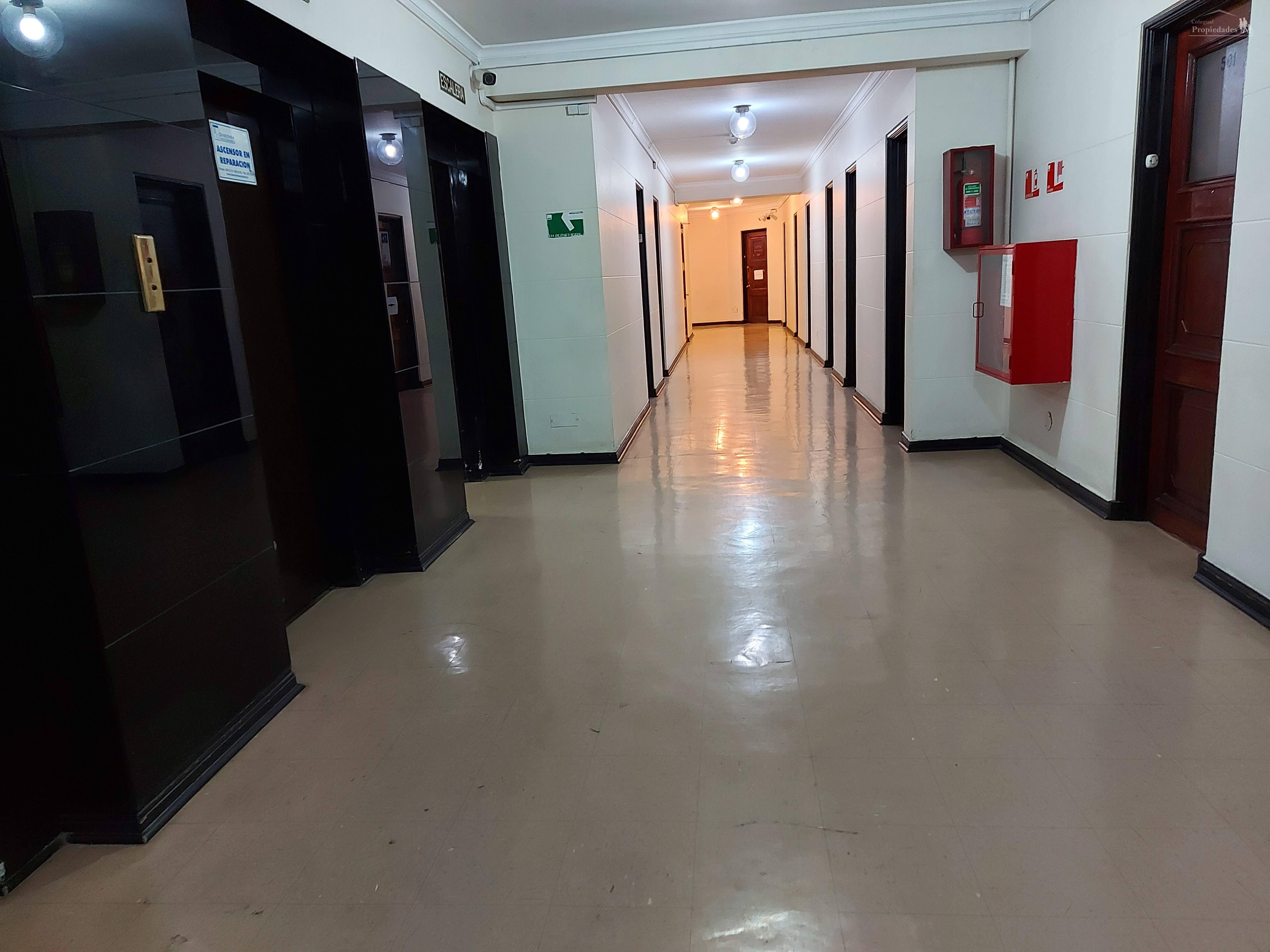 Of. Recep. / Privado / Paseo Ahumada 370, Centro Histórico De Santiago.